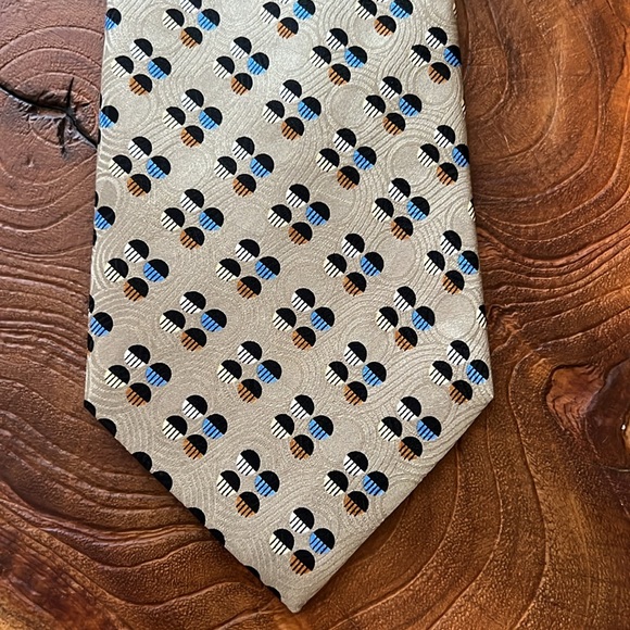 NWT Salvatore Pellegrino 100% Silk Hand Made Abstract Shape Tie - Picture 3 of 5